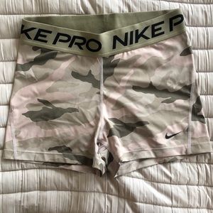 Nike Pro Womens Camo Spandex Shorts
